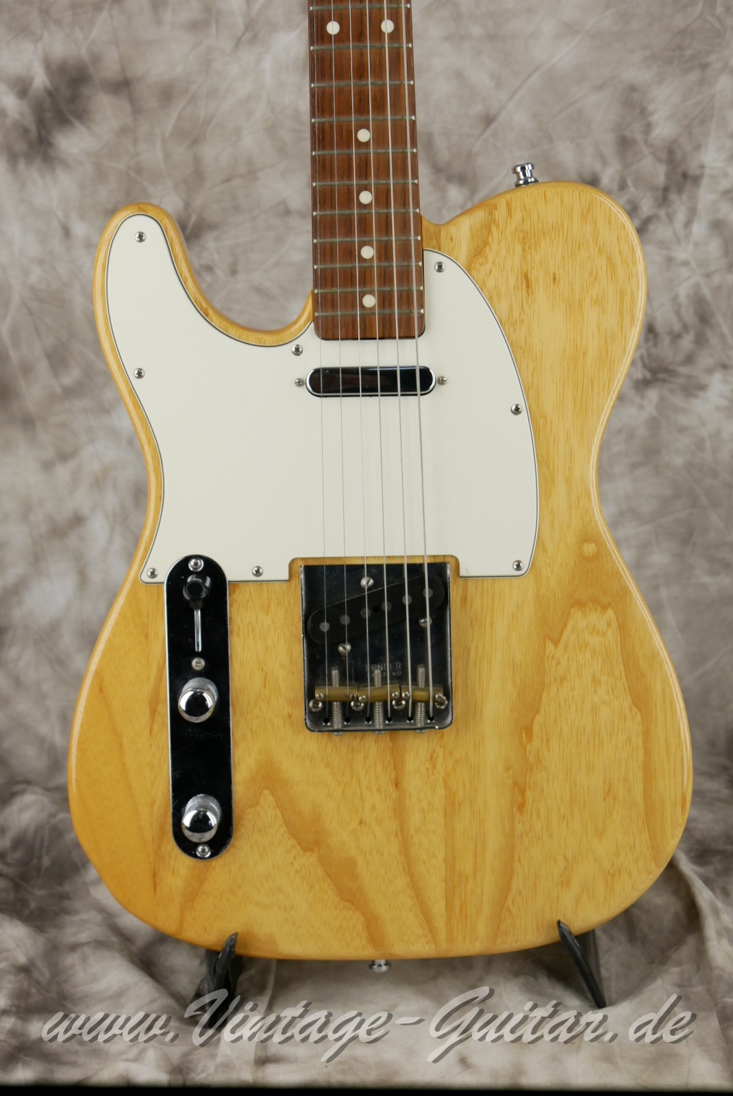 img/vintage/6105/Fender_Telecaster_lefthand_Japan_natural_2004-007.JPG