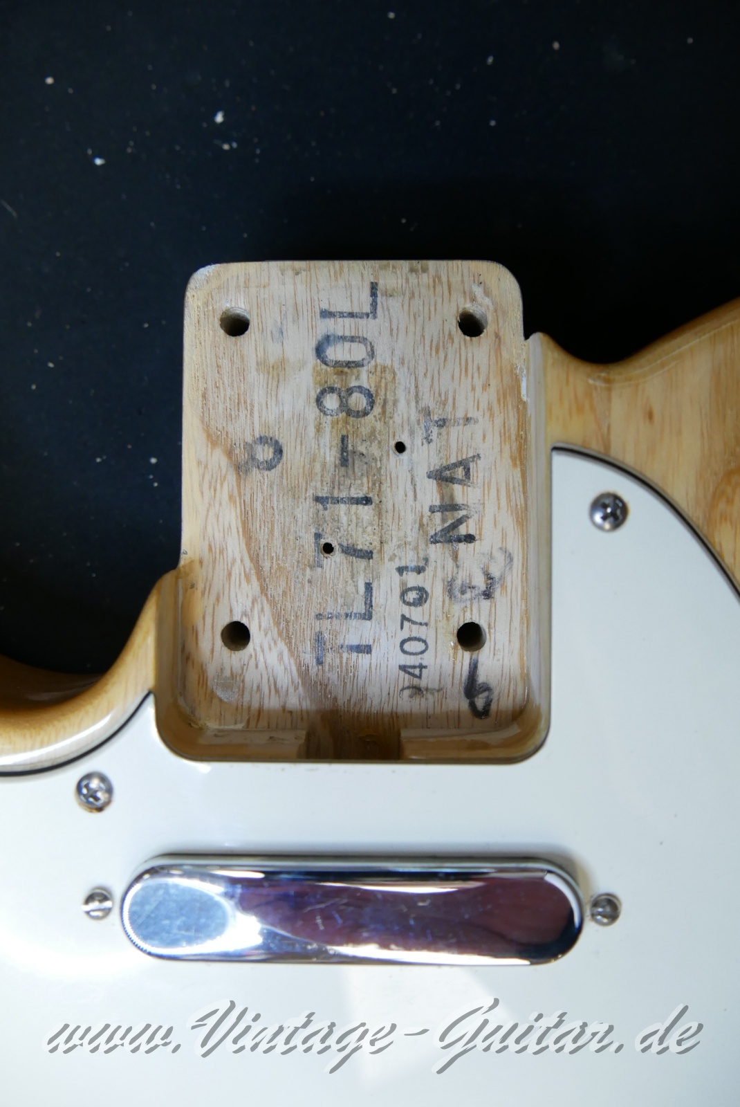 img/vintage/6105/Fender_Telecaster_lefthand_Japan_natural_2004-014.JPG
