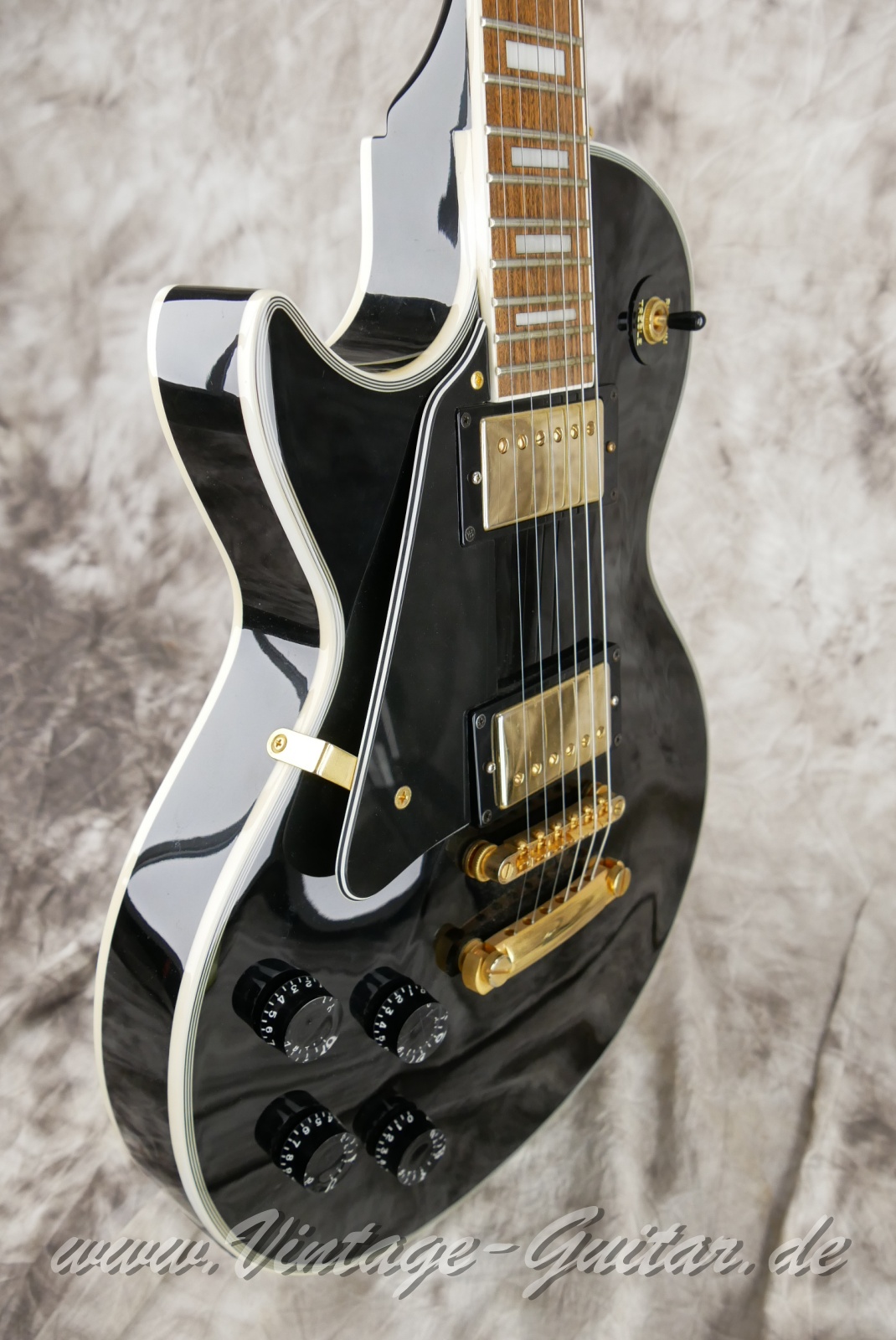 img/vintage/6108/Tokai_Les_Paul_Custom_Korea_black_2000-009.JPG