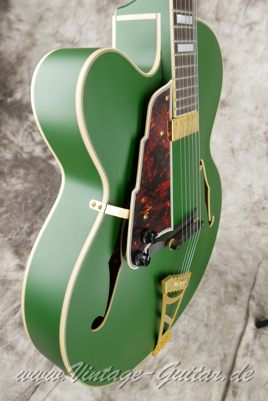 img/vintage/6109/DAngelico_DLX_EXL1_green_satin_Korea_2017-009.JPG