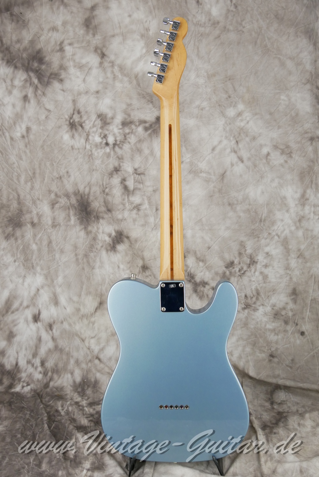 img/vintage/6110/Fender_Telecaster_Std_lefthand_blue_agave_Mexico_2002-002.JPG
