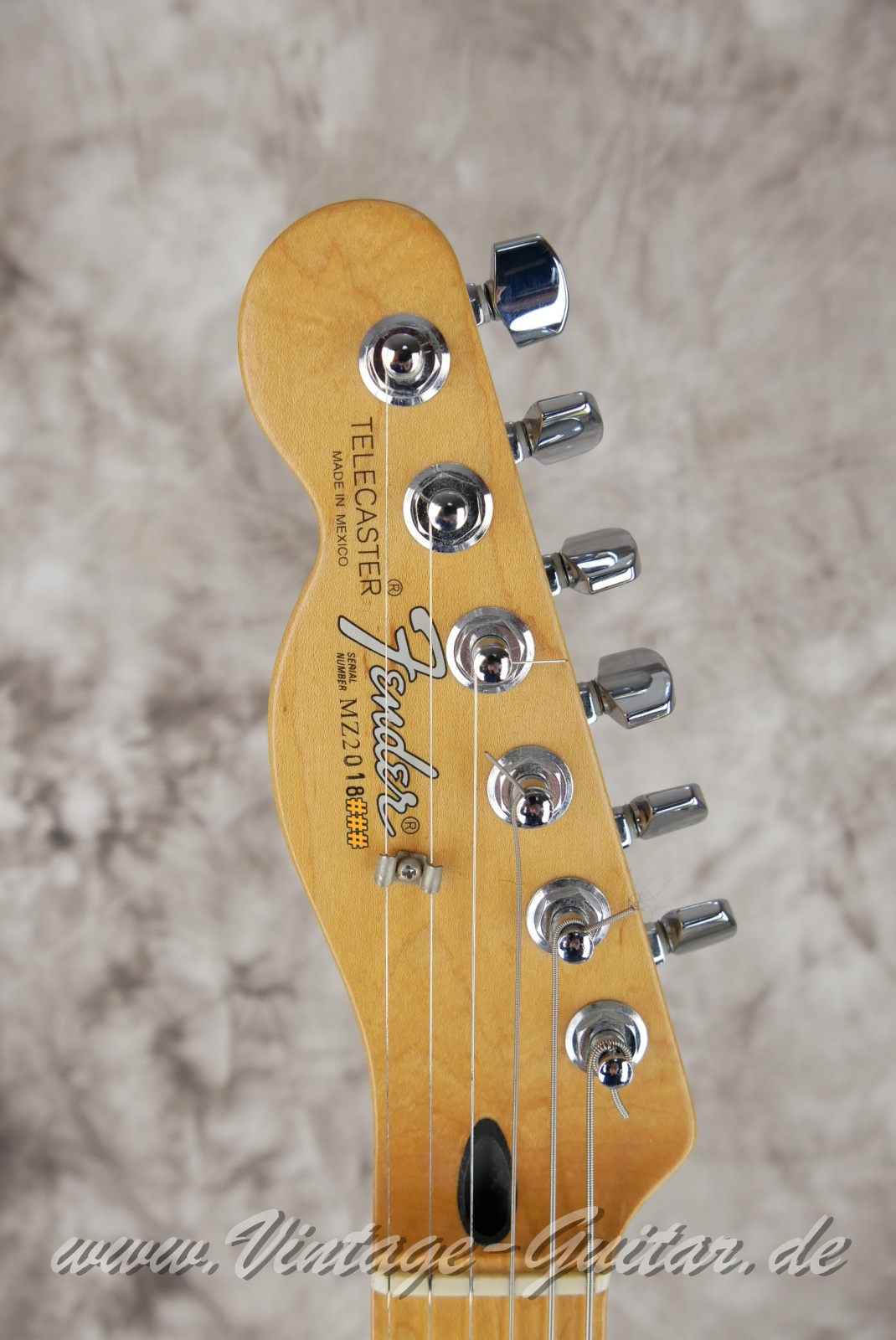 img/vintage/6110/Fender_Telecaster_Std_lefthand_blue_agave_Mexico_2002-003.JPG
