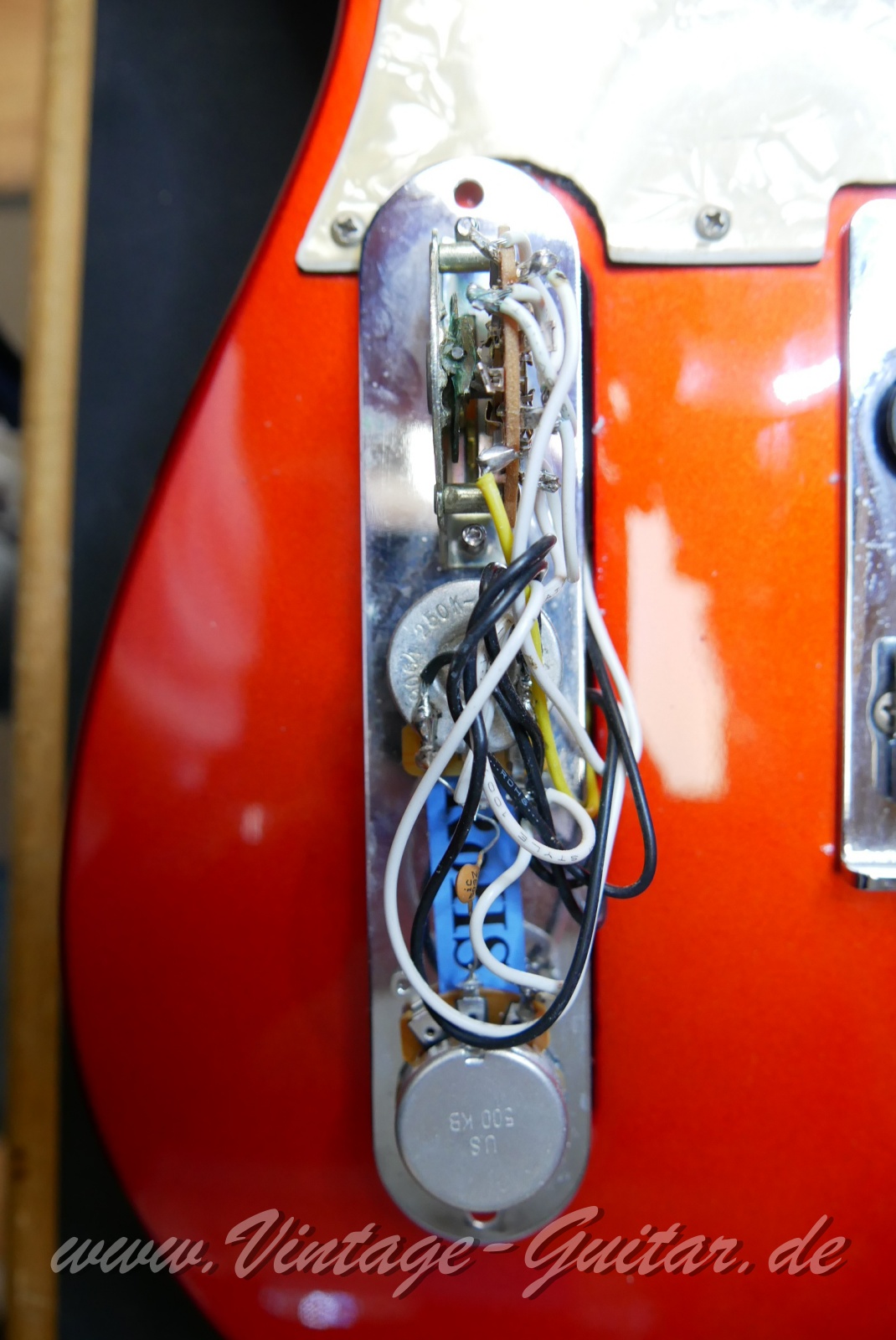 img/vintage/6111/Fender_Telecaster_lefthand_chrom_red_Mexico_2006-018.JPG