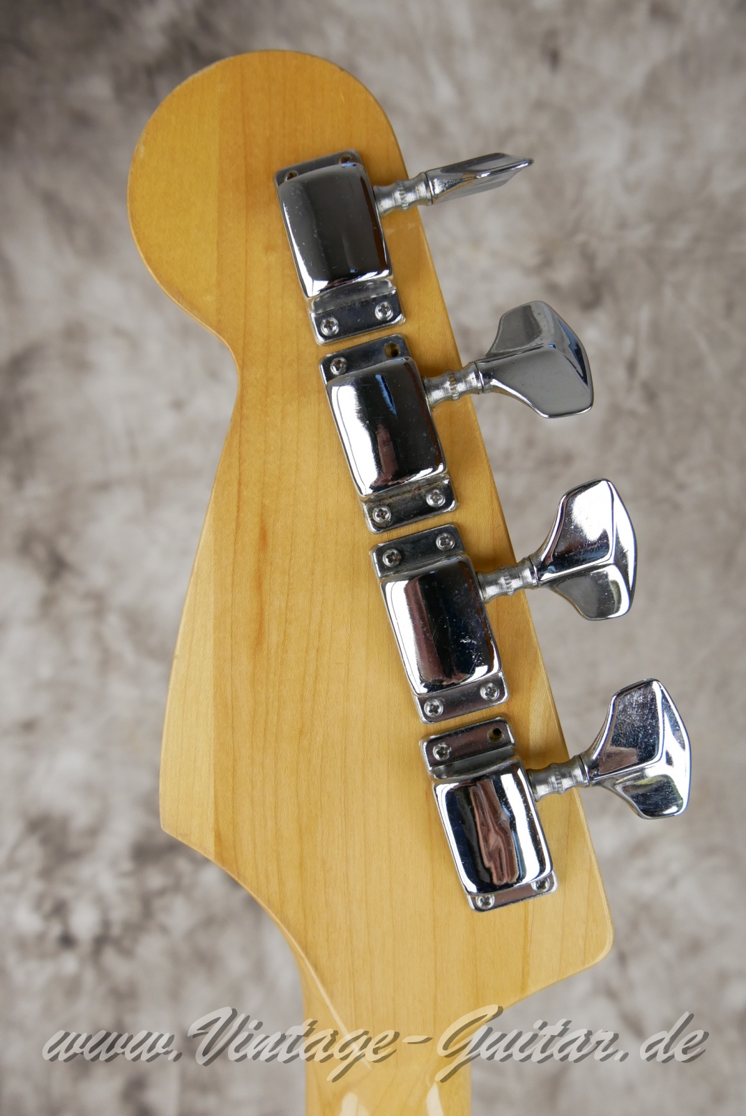 img/vintage/6112/Tacoma_Electric_Bass_Jazz_Bass_sunburst_Japan_1975-004.JPG