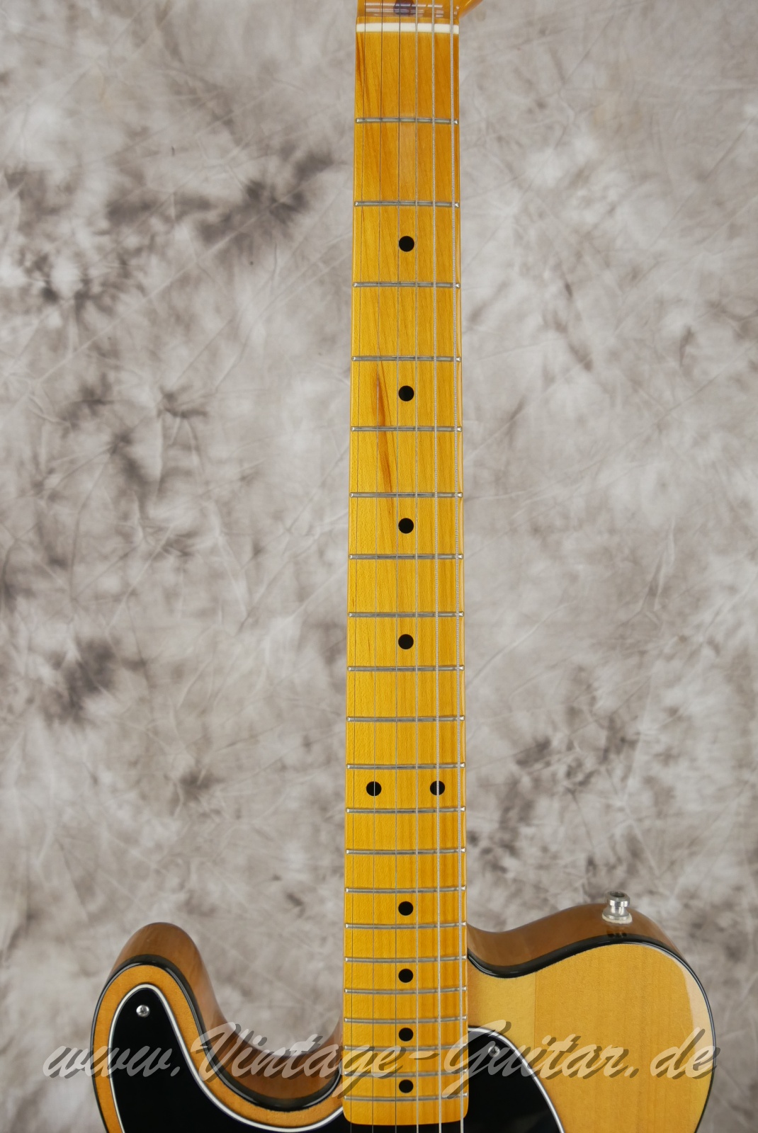 img/vintage/6121/Fender_Telecaster_bound_body_Japan_natural_2004-005.JPG