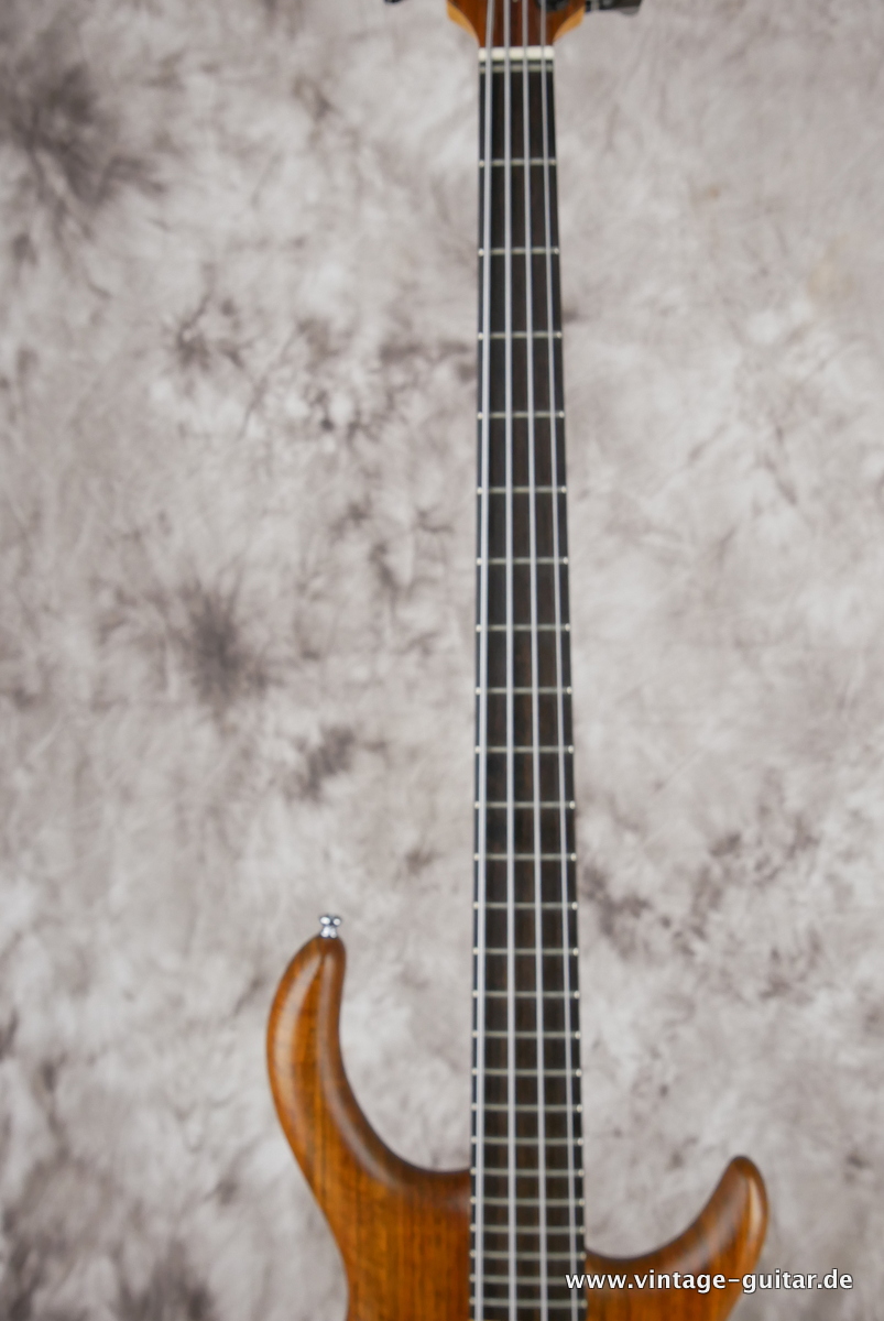 img/vintage/6122/Schack_Bass_Unique_BC_3VN_walnut_1999-011.JPG