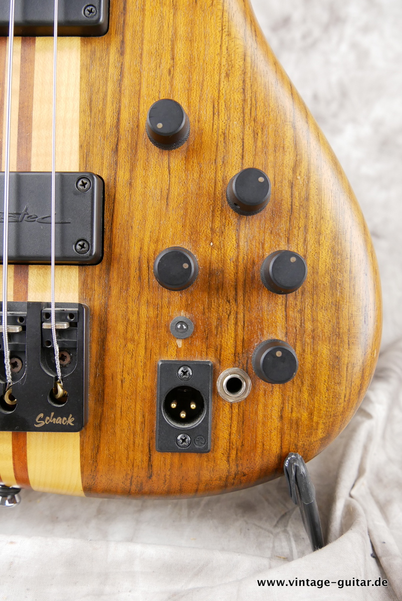 img/vintage/6122/Schack_Bass_Unique_BC_3VN_walnut_1999-013.JPG