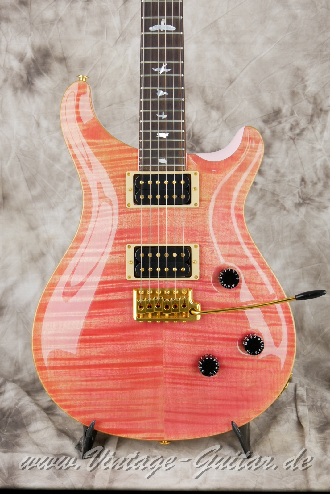 img/vintage/6125/PRS_Custom_24_Bonnie_Pink_USA_1992-007.JPG