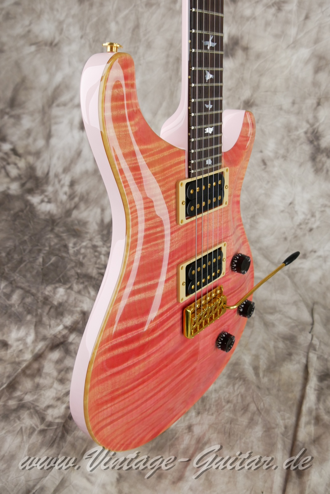 img/vintage/6125/PRS_Custom_24_Bonnie_Pink_USA_1992-009.JPG