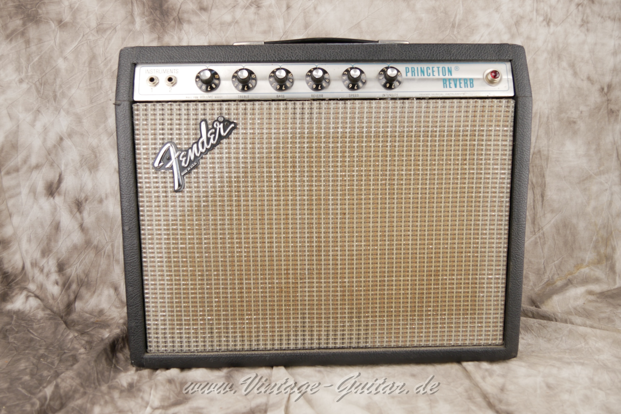 Fender-Princeton-Reverb-1981-Silverface--001.JPG