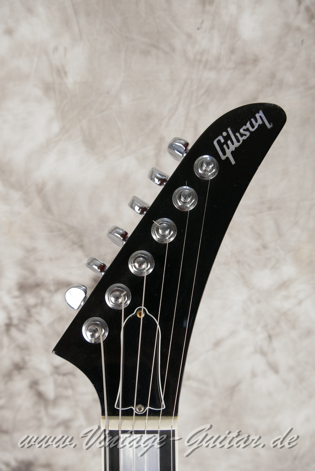 img/vintage/6134/Gibson_Explorer_Pro_USA_trans_amber_2002-003.JPG