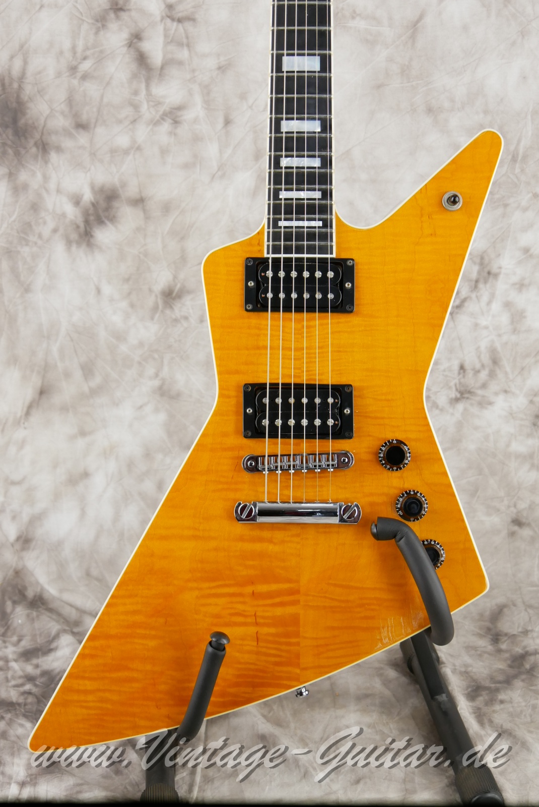 img/vintage/6134/Gibson_Explorer_Pro_USA_trans_amber_2002-007.JPG