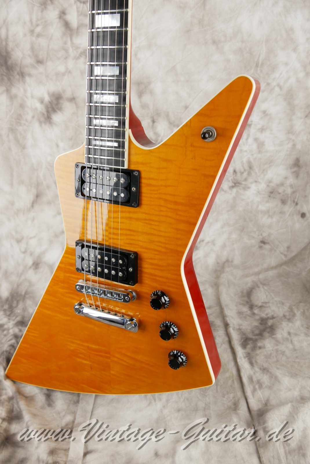 img/vintage/6134/Gibson_Explorer_Pro_USA_trans_amber_2002-010.JPG