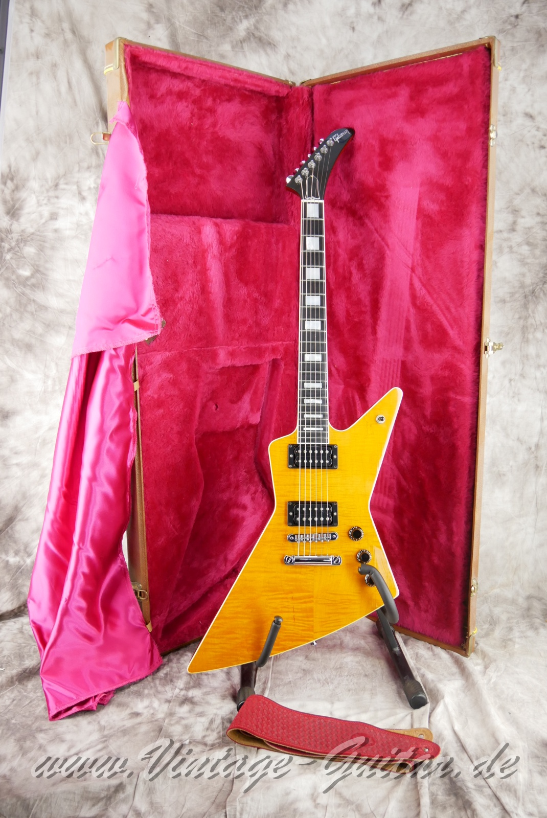 img/vintage/6134/Gibson_Explorer_Pro_USA_trans_amber_2002-013.JPG