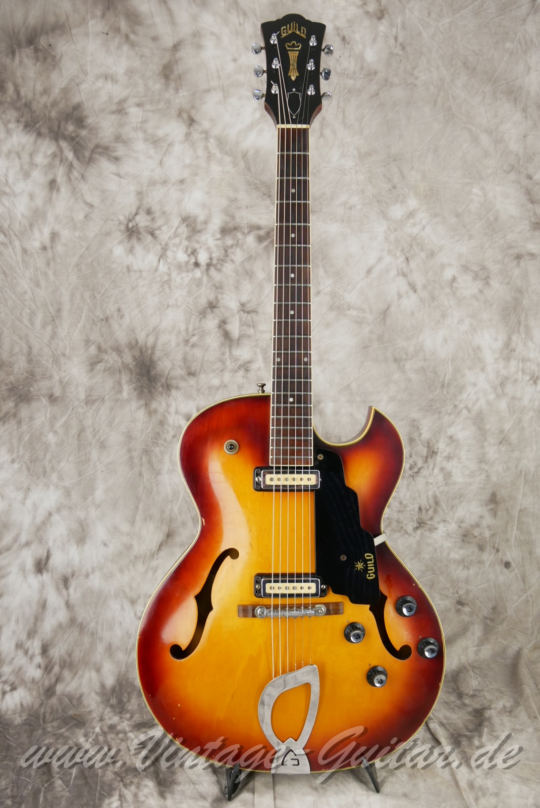 Guild-T100-Slim-Jim-1966-001.JPG