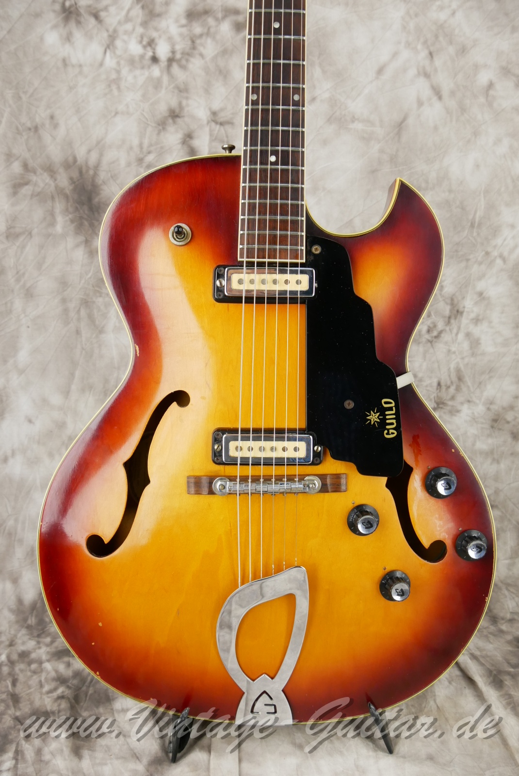 Guild-T100-Slim-Jim-1966-003.JPG