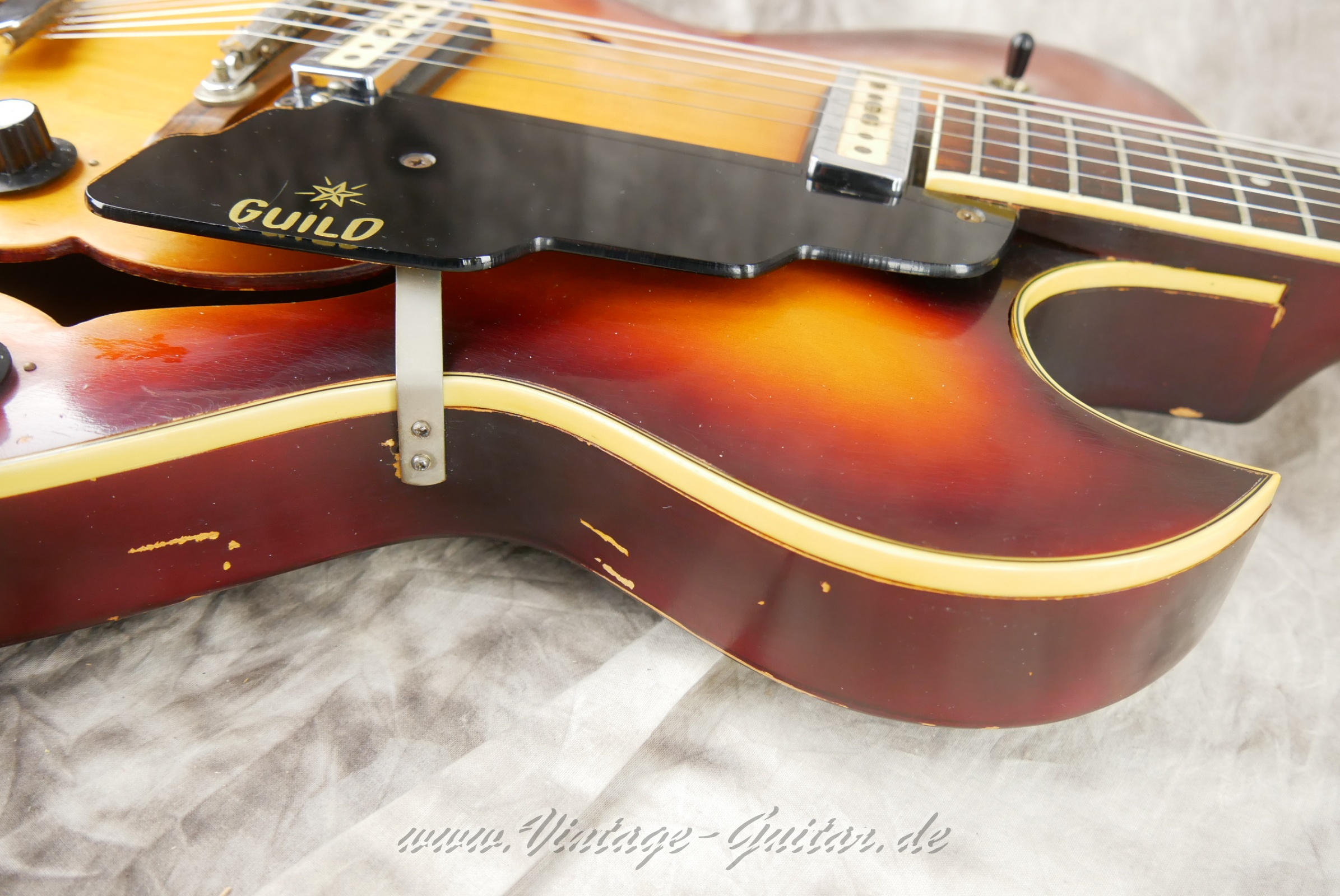 Guild-T100-Slim-Jim-1966-020.JPG