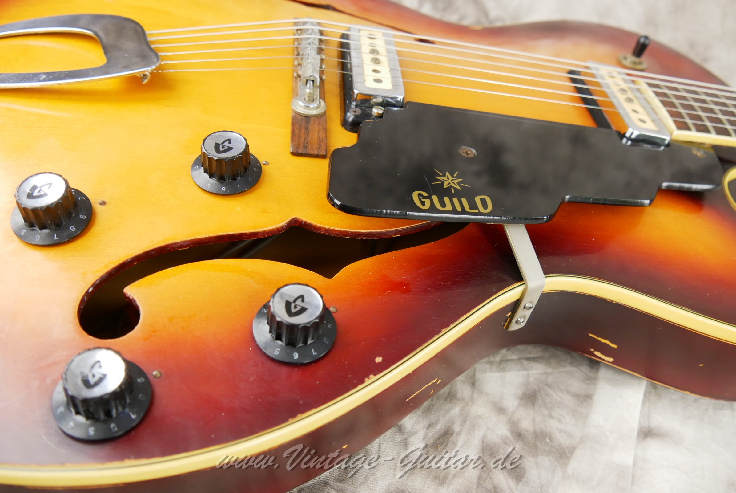 Guild-T100-Slim-Jim-1966-022.JPG