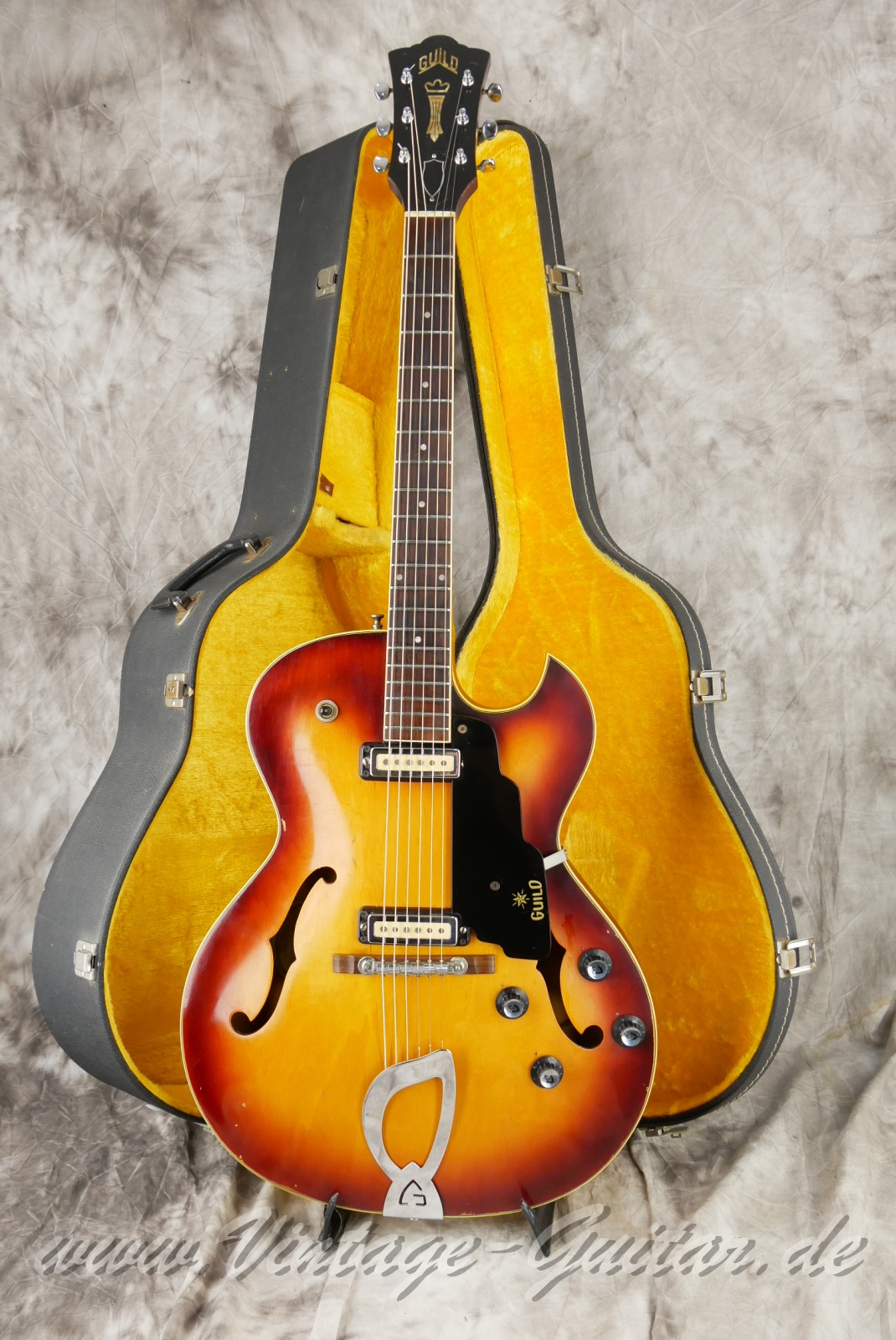 Guild-T100-Slim-Jim-1966-024.JPG