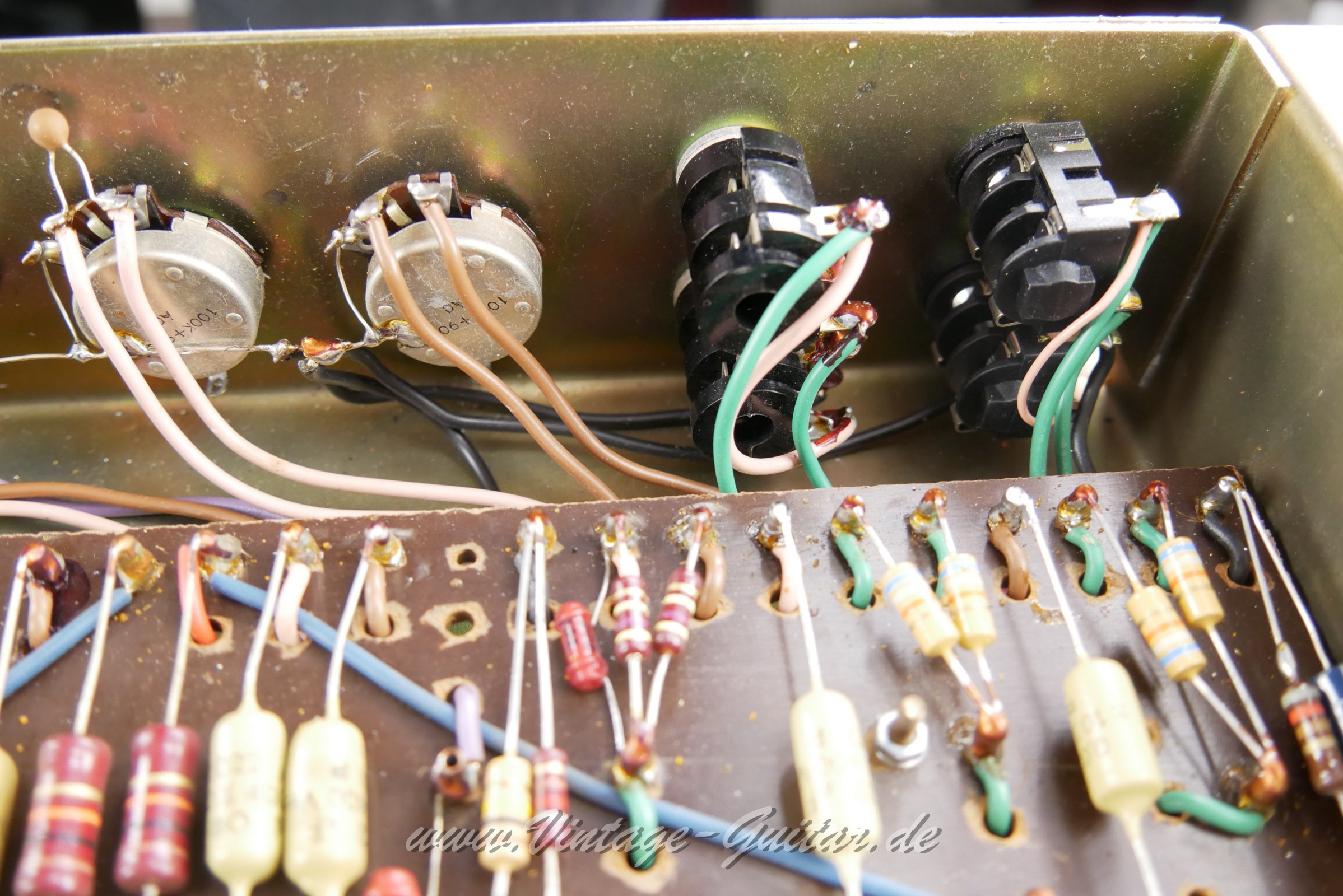 img/vintage/6172/marshall_1986_smallbox_1971_black_UK-020.JPG