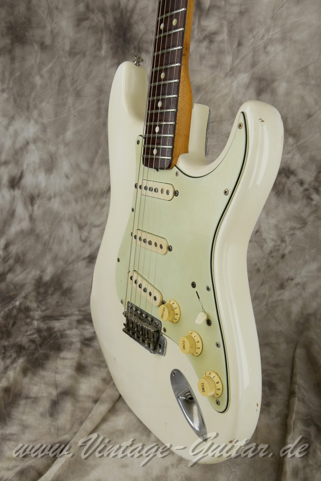 Fender-Stratocaster-1965-olympic-white-010.JPG