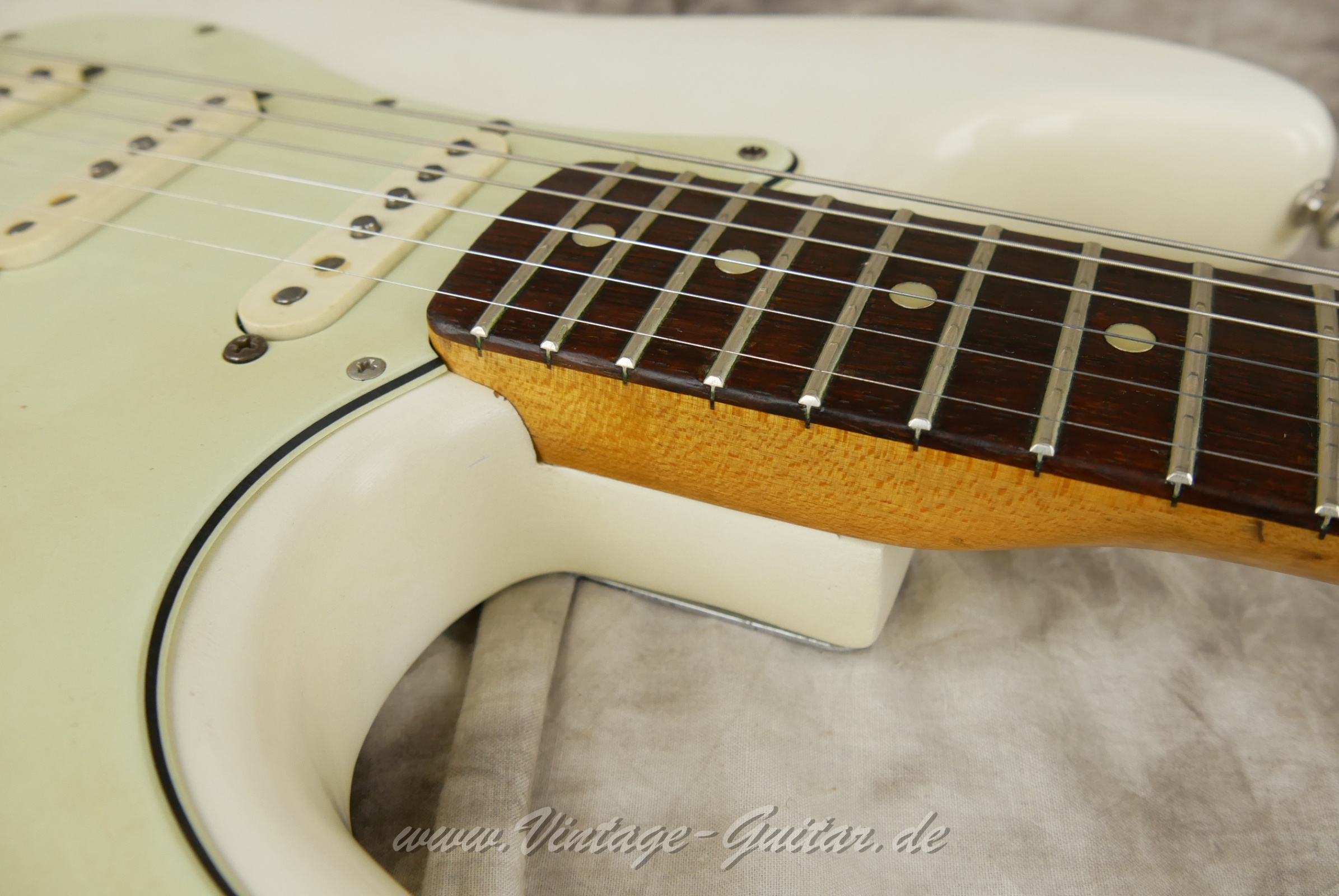 Fender-Stratocaster-1965-olympic-white-016.JPG