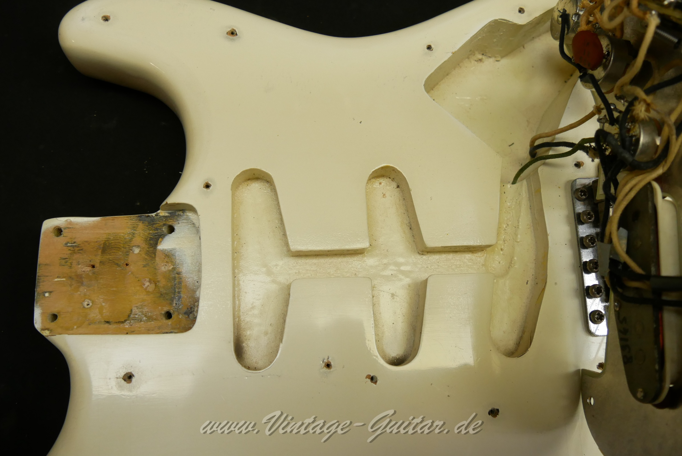 Fender-Stratocaster-1965-olympic-white-020.JPG