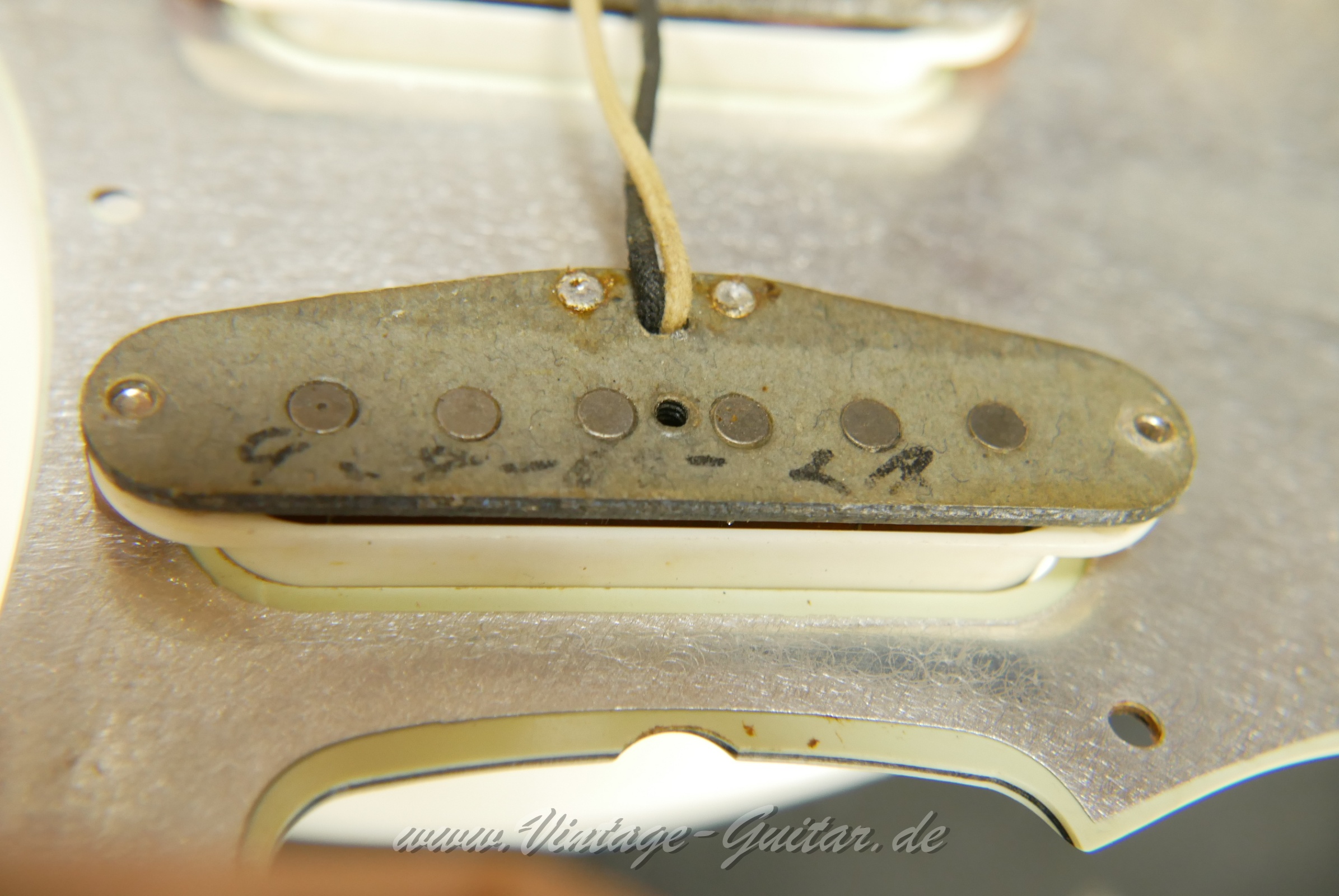 Fender-Stratocaster-1965-olympic-white-022.JPG