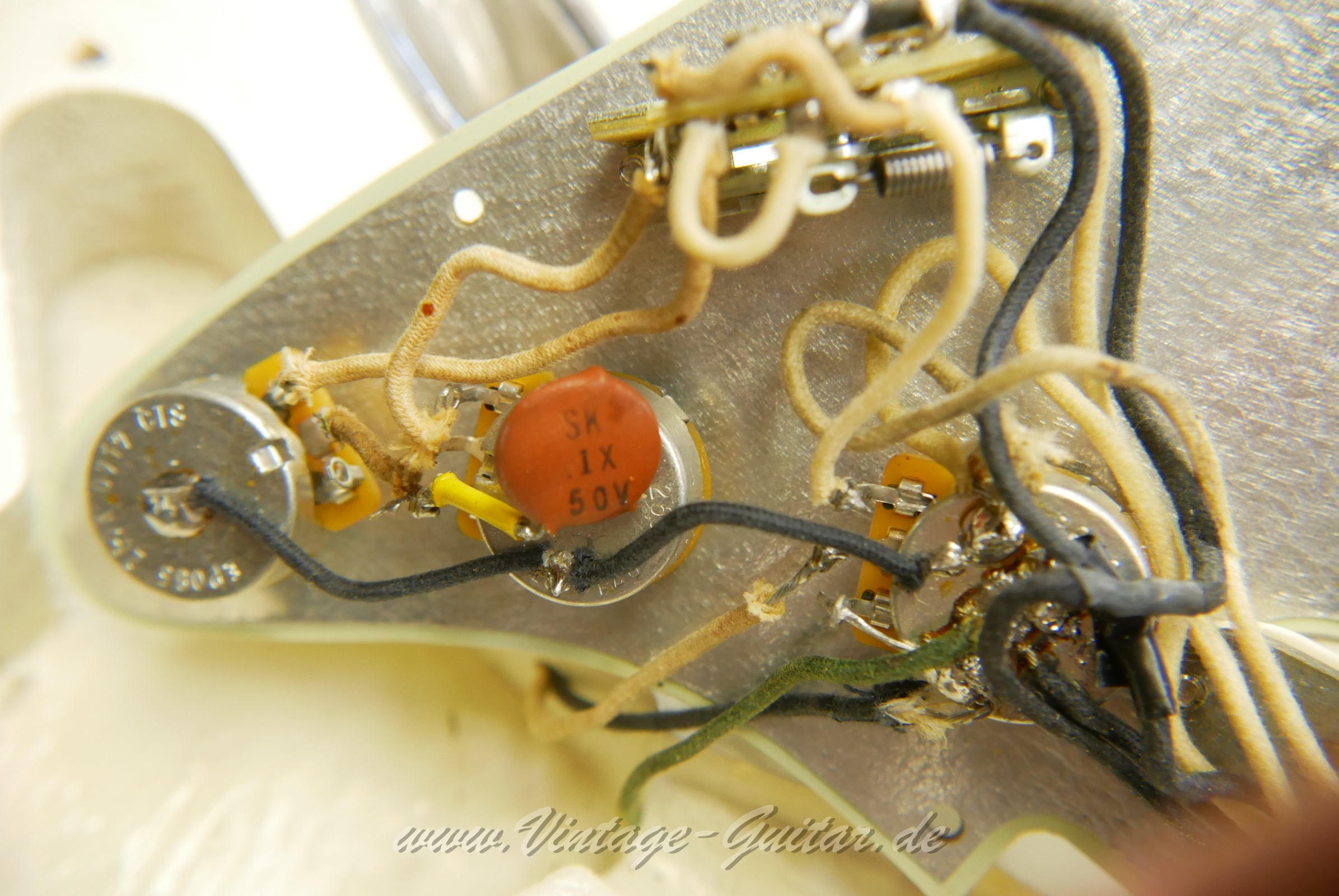 Fender-Stratocaster-1965-olympic-white-025.JPG