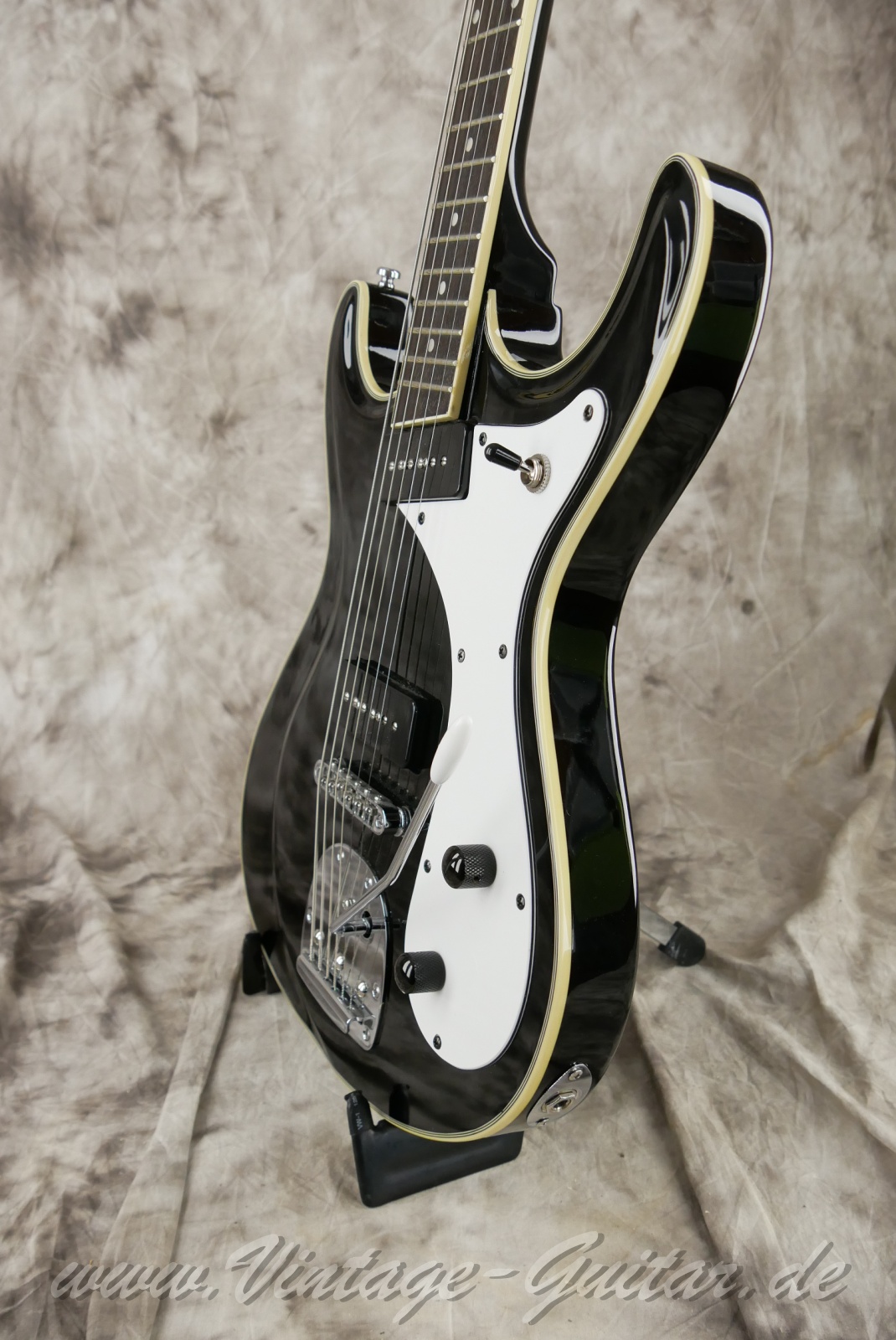 img/vintage/6181/eastwood_baritone_sidejackdlx_2020_black_korea-10.jpg
