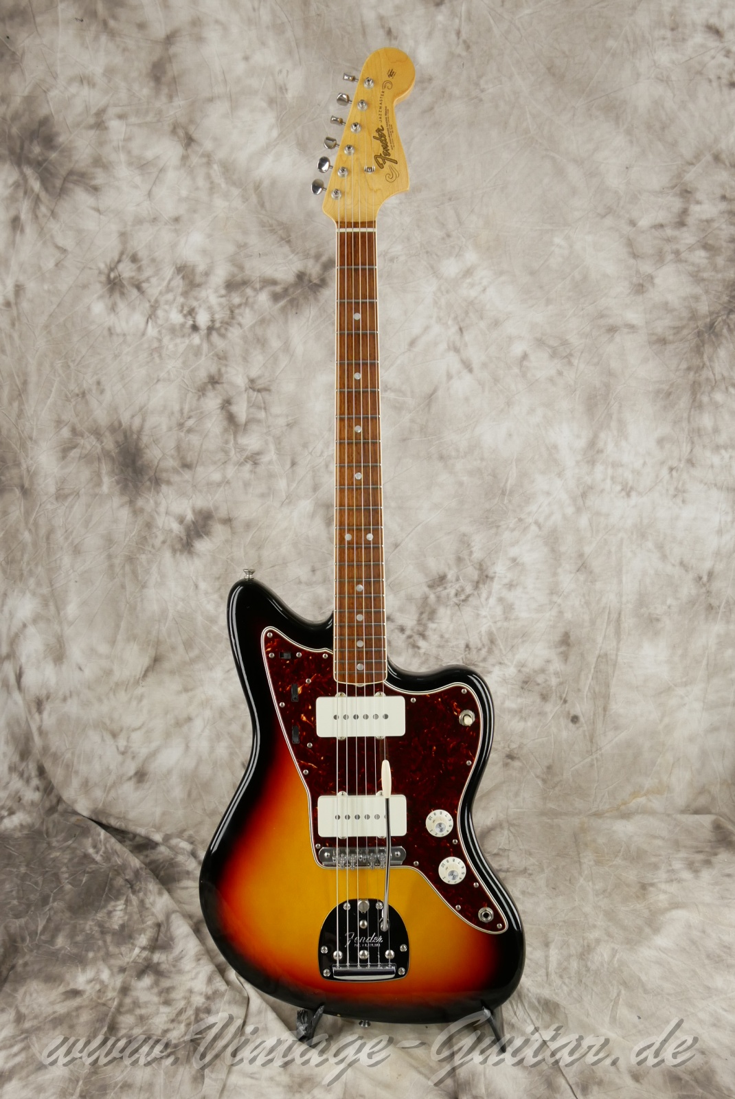 fender_jazzmaster_american_vintage_65_2014_sunburst_USA-01.jpg