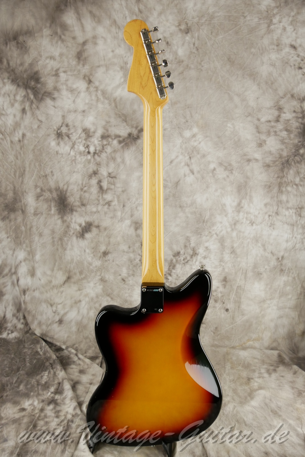 img/vintage/6190/fender_jazzmaster_american_vintage_65_2014_sunburst_USA-02.jpg