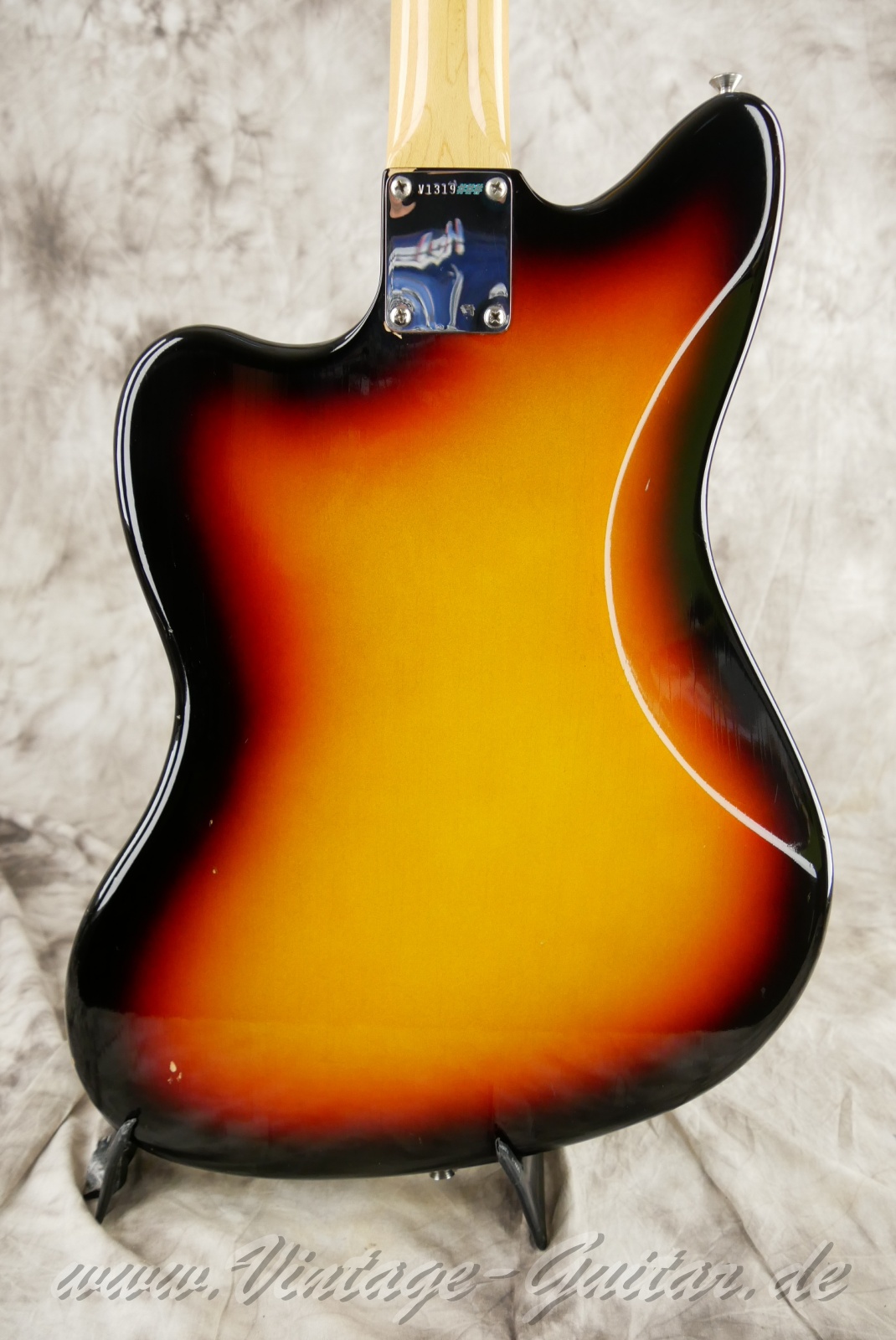 img/vintage/6190/fender_jazzmaster_american_vintage_65_2014_sunburst_USA-08.jpg