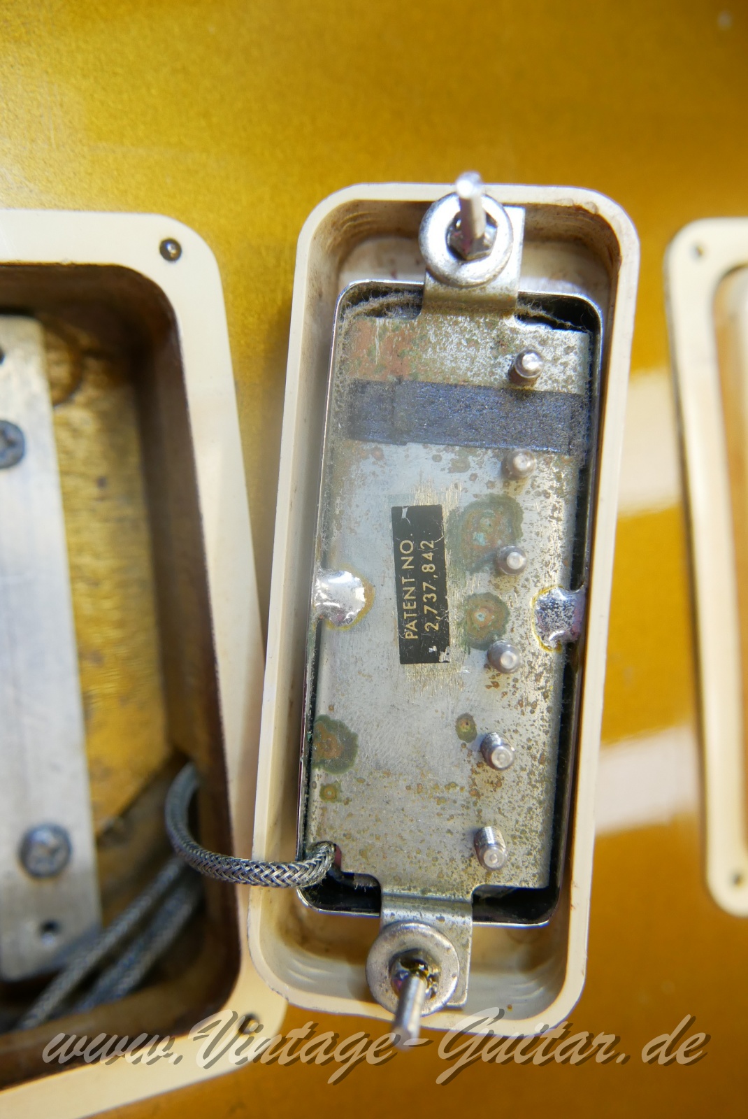 img/vintage/6192/Gibson_Les_Paul_Deluxe_goldtop_1971-013.JPG