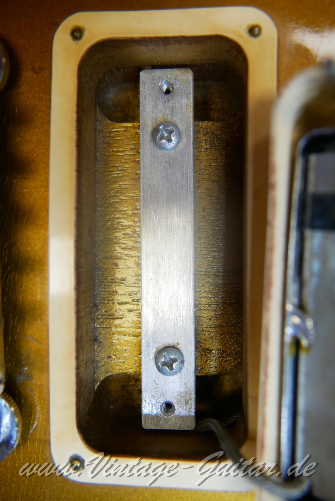 img/vintage/6192/Gibson_Les_Paul_Deluxe_goldtop_1971-016.JPG