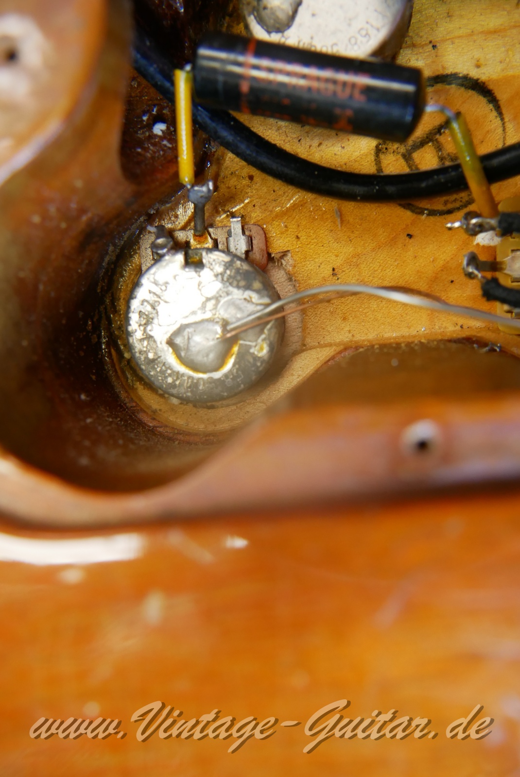 img/vintage/6192/Gibson_Les_Paul_Deluxe_goldtop_1971-023.JPG