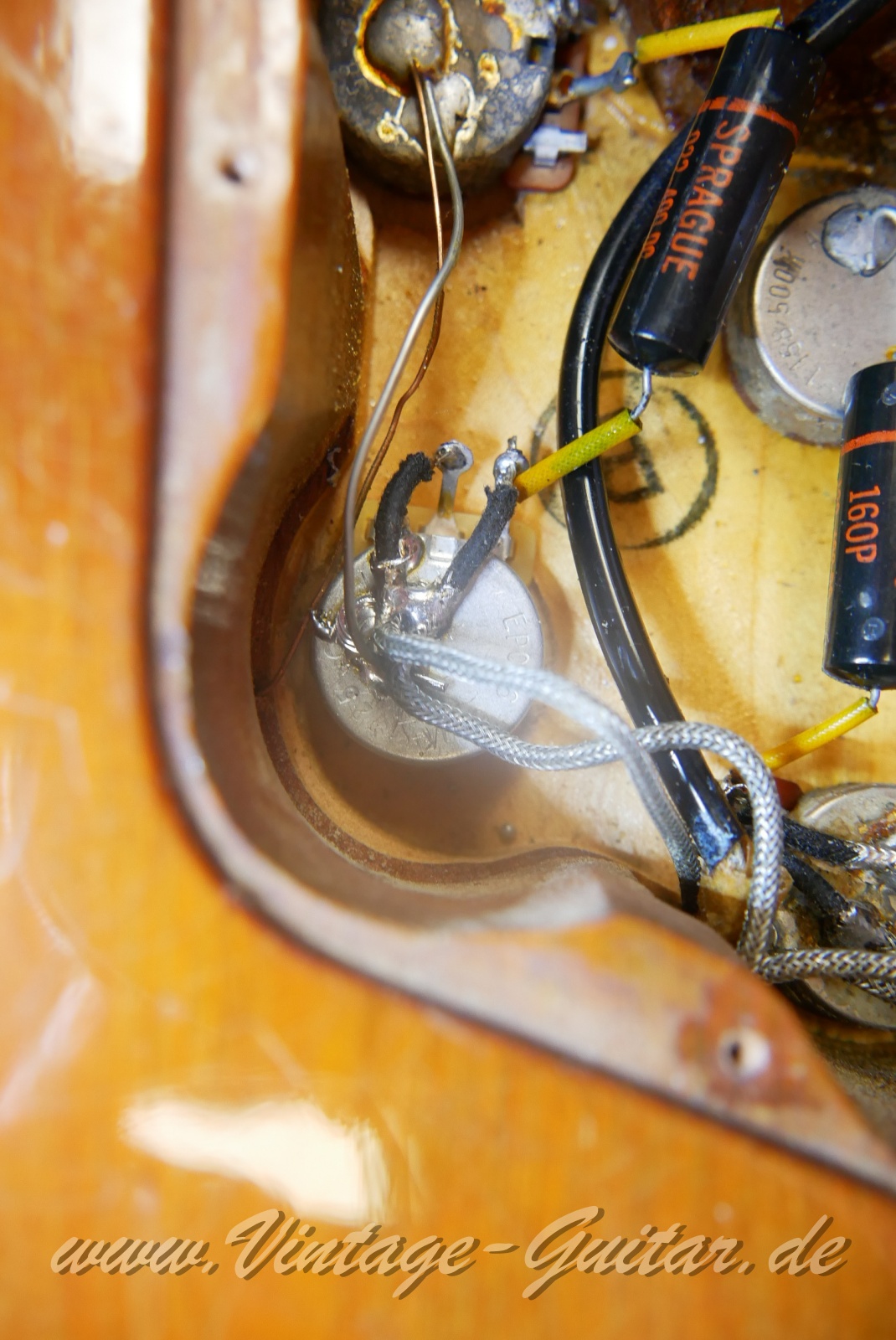 img/vintage/6192/Gibson_Les_Paul_Deluxe_goldtop_1971-024.JPG