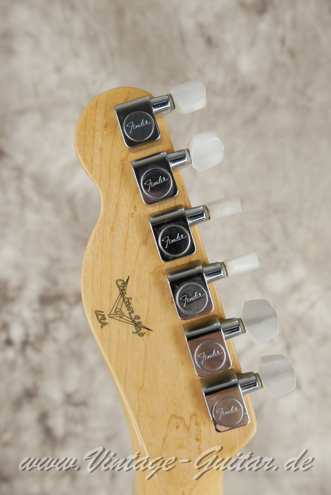 img/vintage/6200/Fender_Telecaster_American_Classic_Custom_Shop_champagne_metal_flake_1995-004.JPG