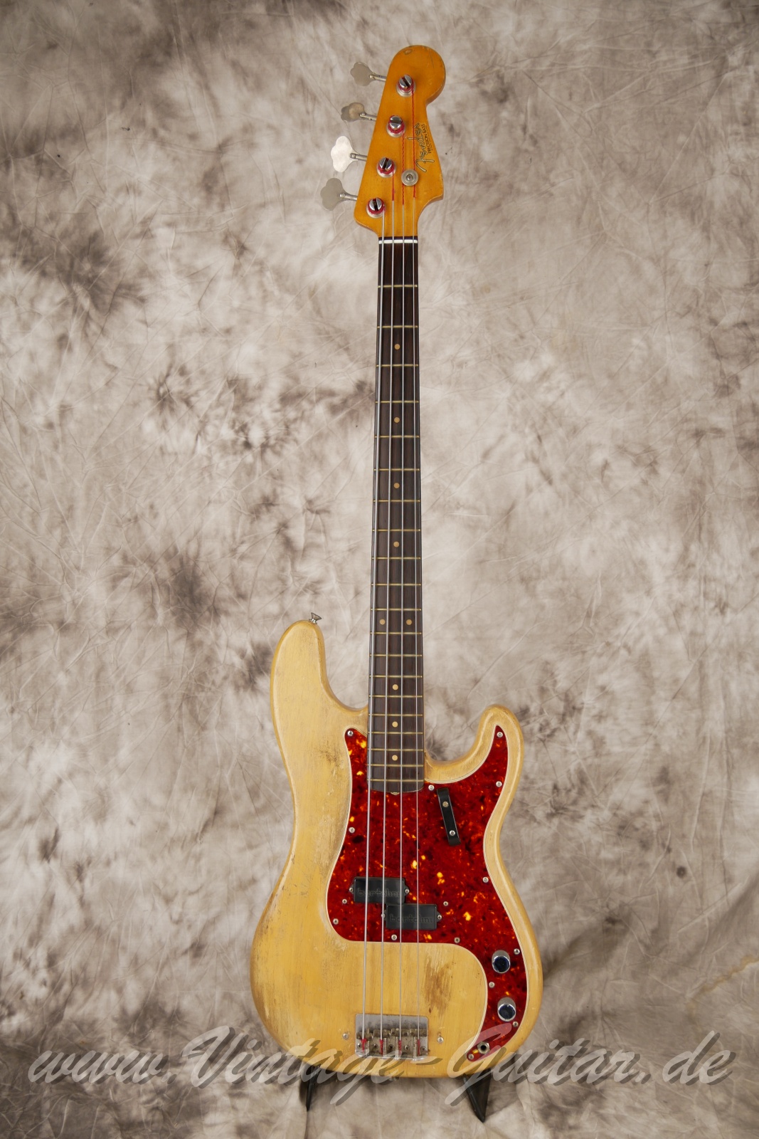 Fender-Precision-Bass-1963-001.JPG