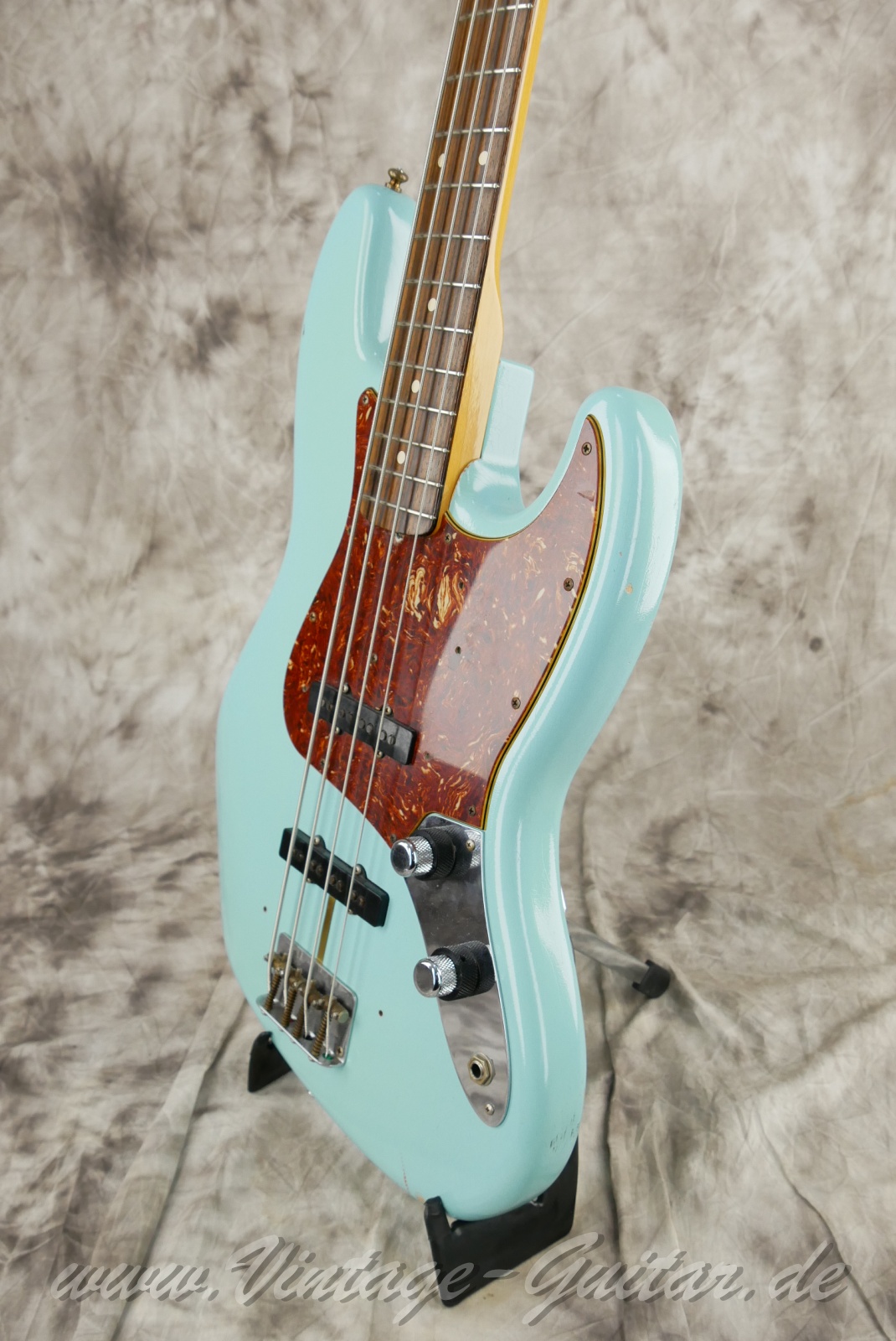 img/vintage/6203/fender_jazz_bass_2011_daphne_blue_USA-10.jpg