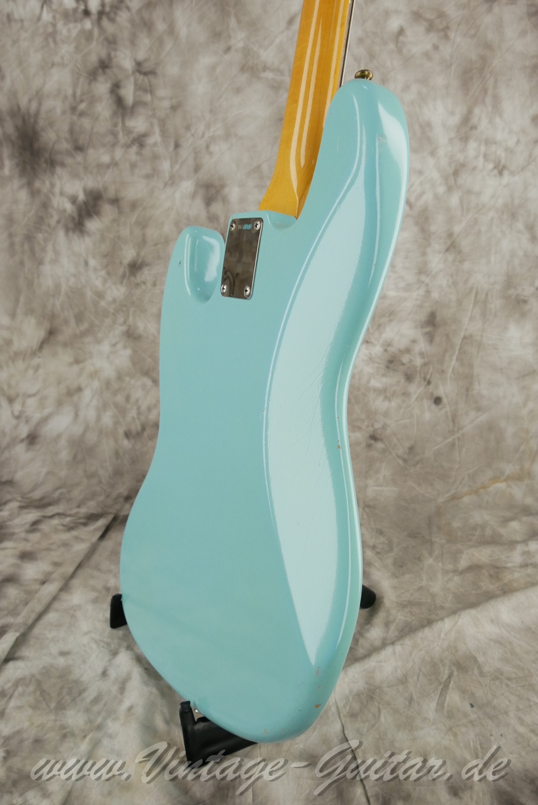 img/vintage/6203/fender_jazz_bass_2011_daphne_blue_USA-12.jpg