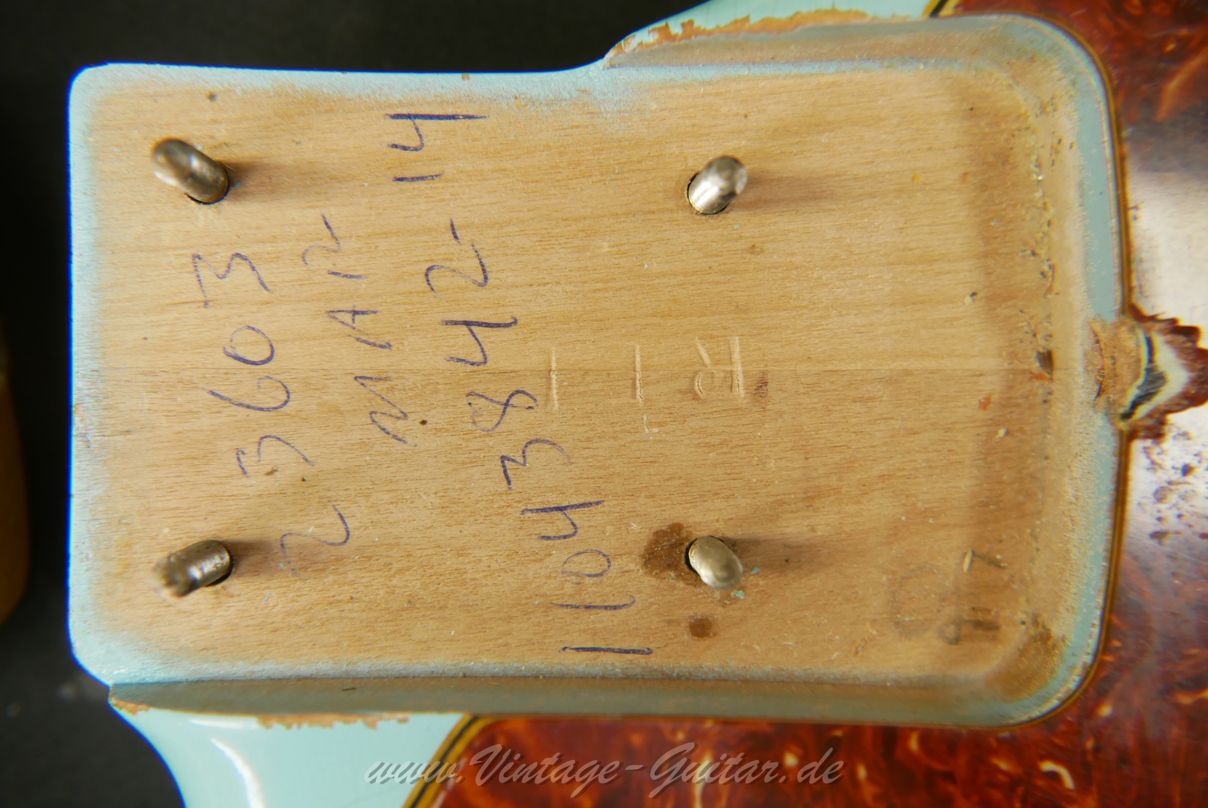 img/vintage/6203/fender_jazz_bass_2011_daphne_blue_USA-15.jpg