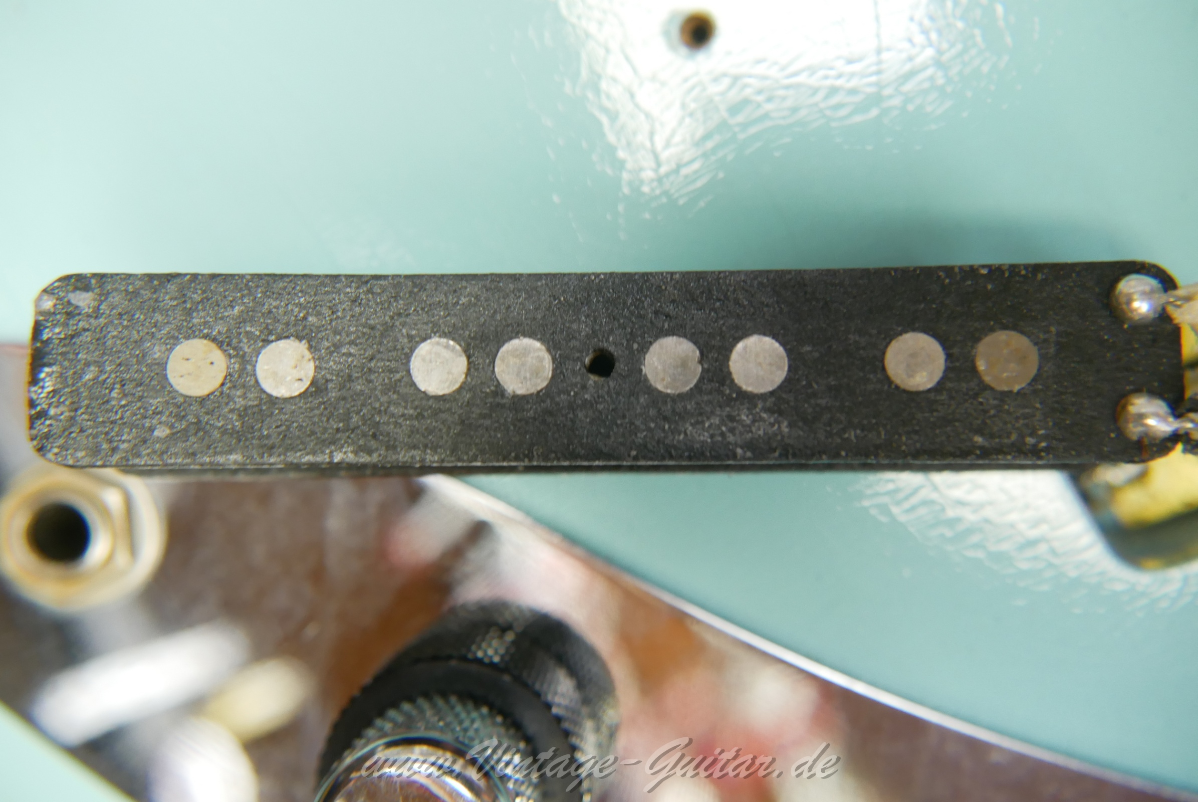 img/vintage/6203/fender_jazz_bass_2011_daphne_blue_USA-17.jpg