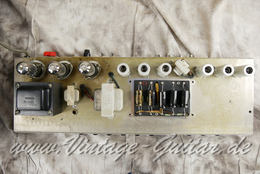 Fender_Deluxe_Reverb_blackface_USA_1964-013.JPG