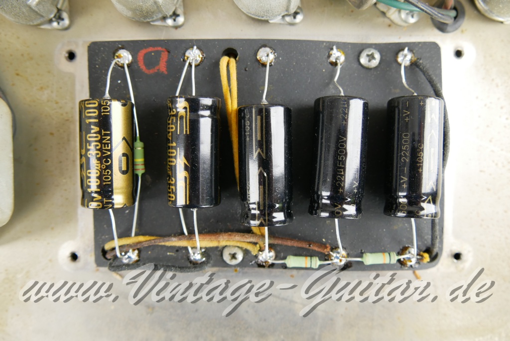 Fender_Deluxe_Reverb_blackface_USA_1964-014.JPG
