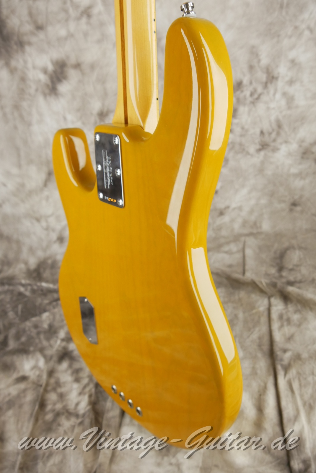 img/vintage/6208/MusicMan_EB_StingRay_old_smoothie_USA_butterscotch_2017-012.JPG