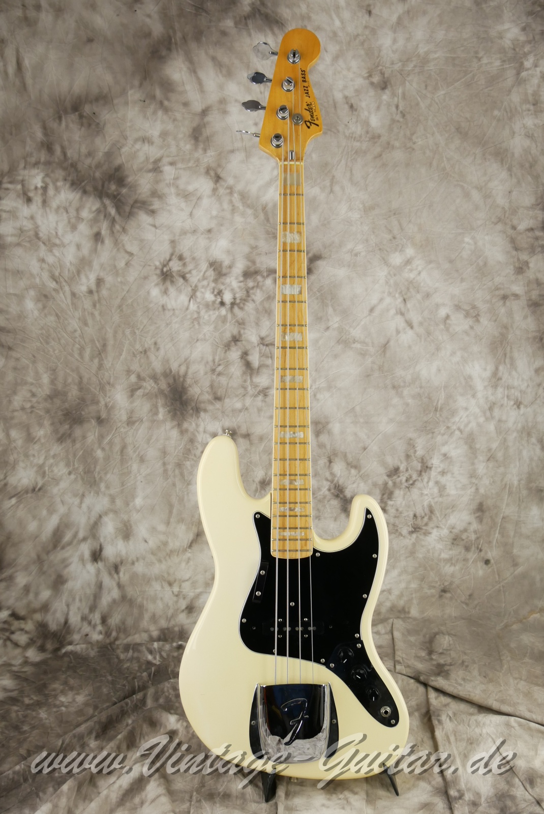 img/vintage/6209/Fender_Jazz_Bass_olympic_white_USA_1980-001.JPG