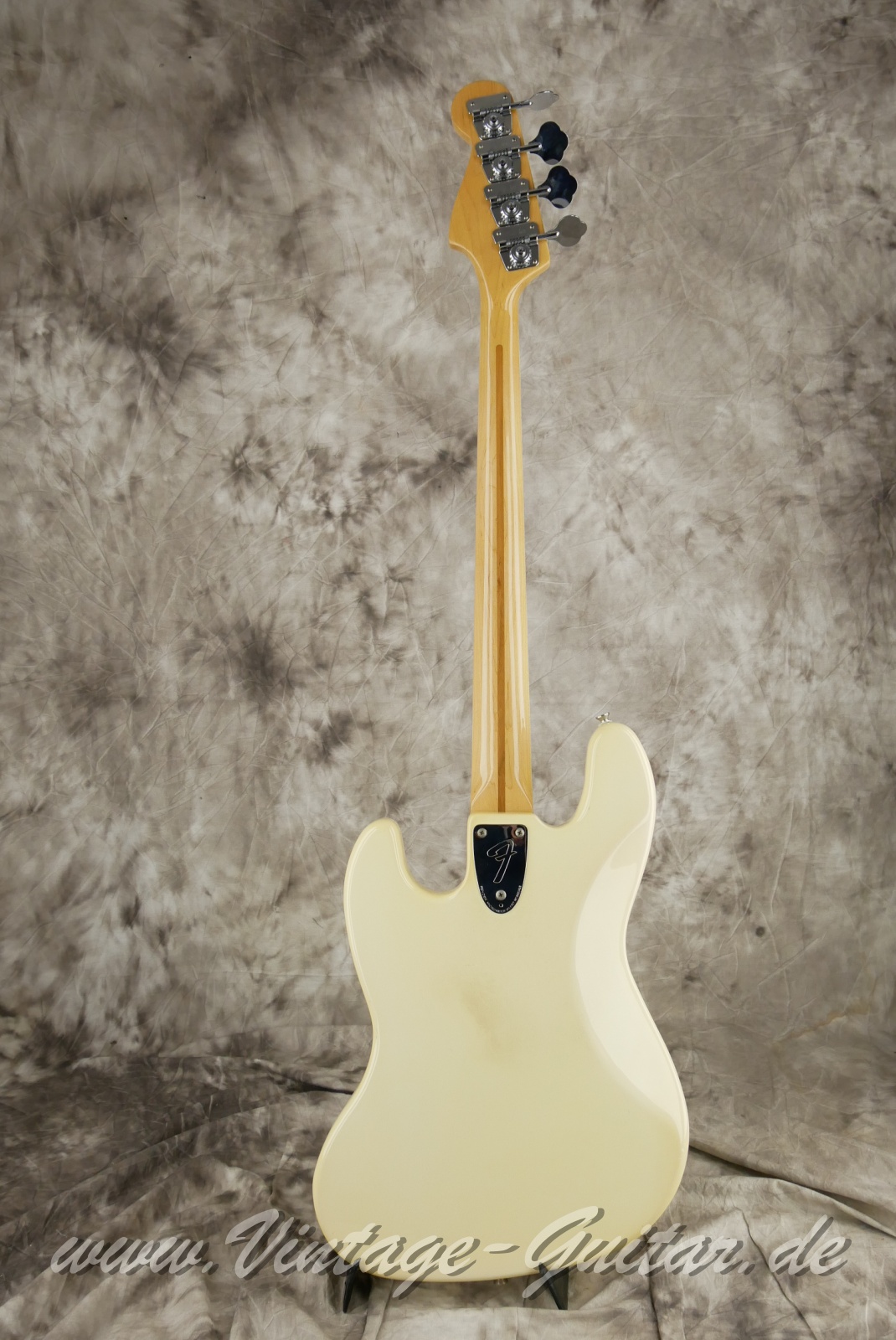 img/vintage/6209/Fender_Jazz_Bass_olympic_white_USA_1980-002.JPG