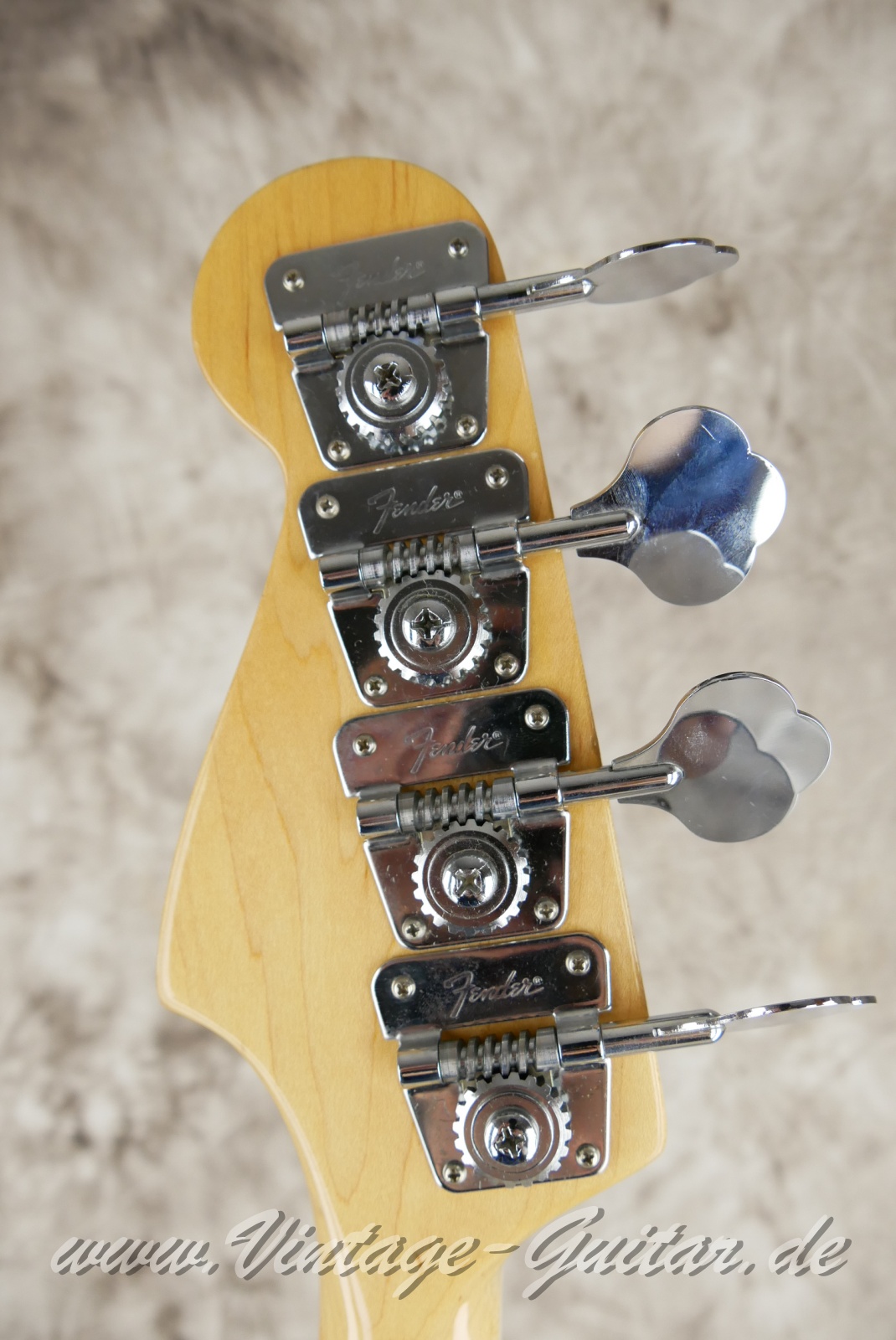 img/vintage/6209/Fender_Jazz_Bass_olympic_white_USA_1980-004.JPG