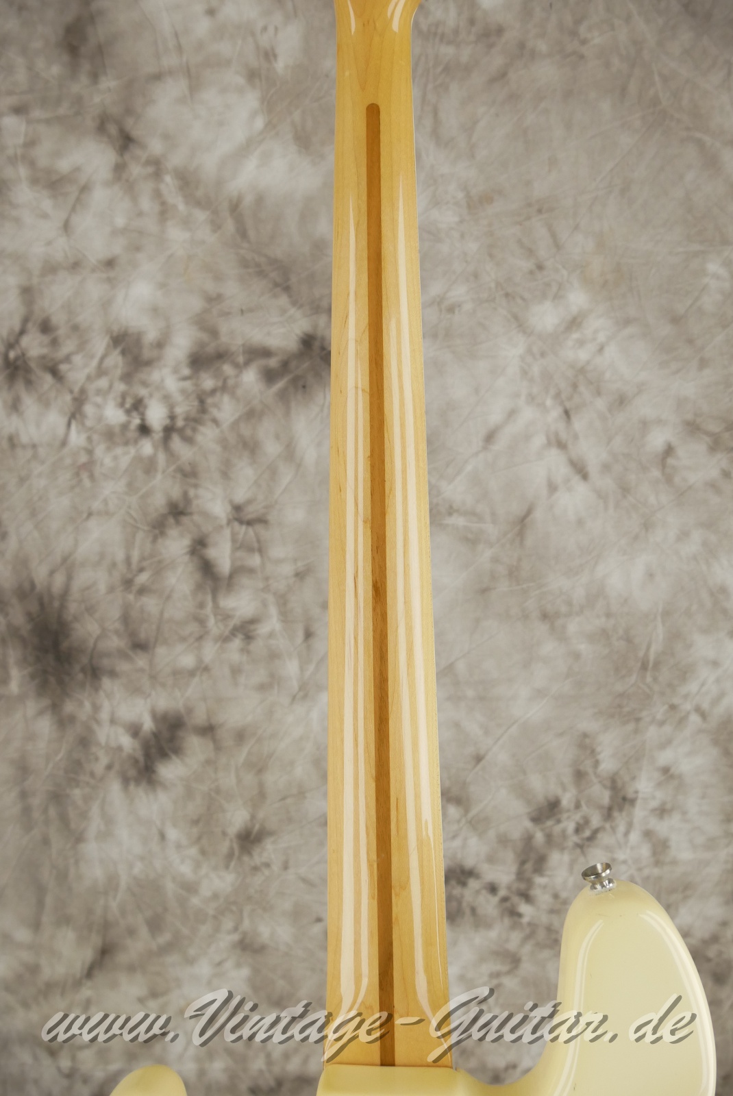 img/vintage/6209/Fender_Jazz_Bass_olympic_white_USA_1980-006.JPG